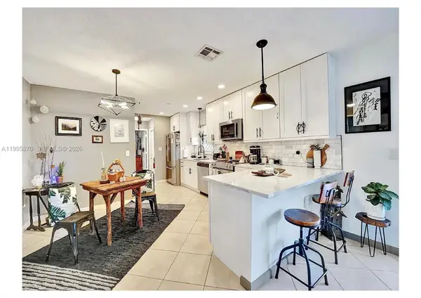 381 NE 42nd St, Oakland Park, FL 33334