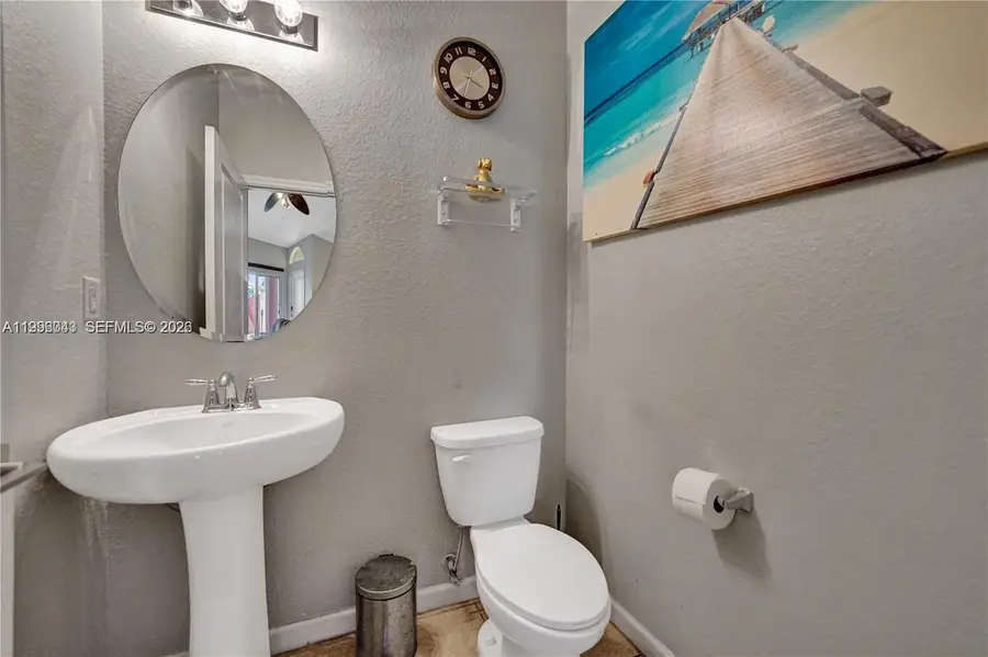 3540 NW 30th Pl, Lauderdale Lakes, FL 33311 - #2