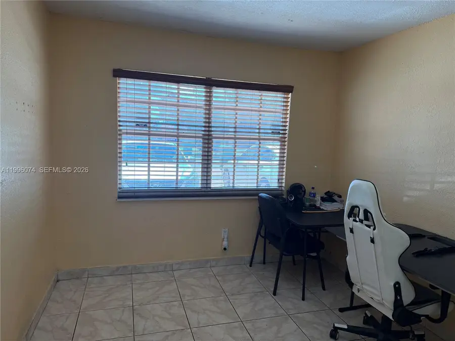 9085 Grand Canal Dr, Miami, FL 33174 - #3