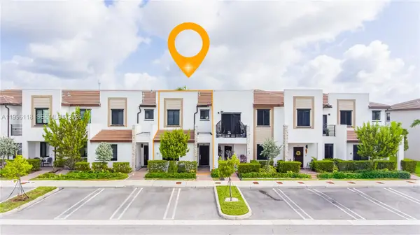 817 NE 211th St, Miami, FL 33179