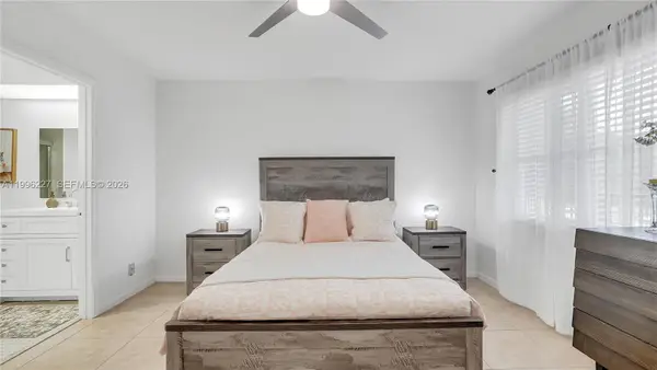 100 SW 130th Ter #204C, Pembroke Pines, FL 33027