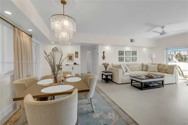 462 Golden Isles Dr #211, Hallandale Beach, FL 33009