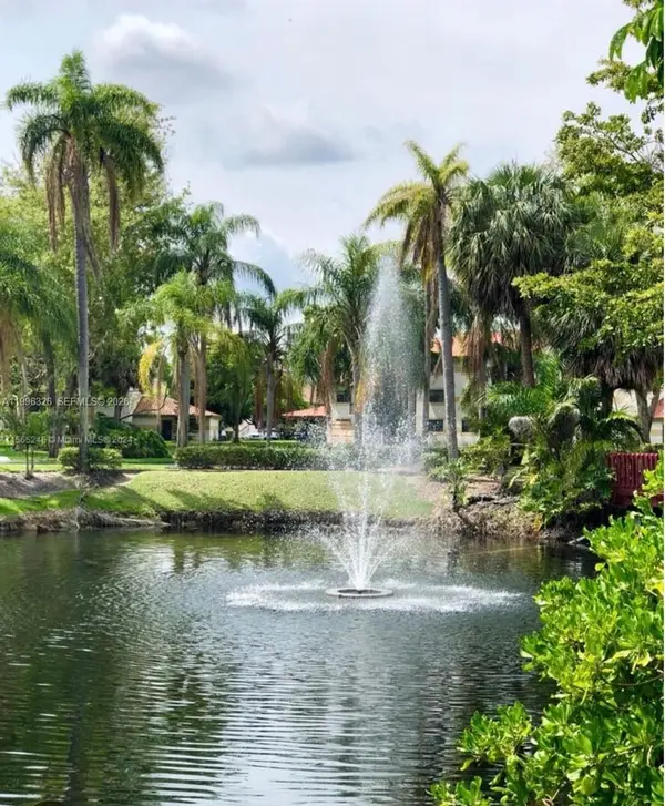 9885 Nob Hill Ct #9885, Sunrise, FL 33351