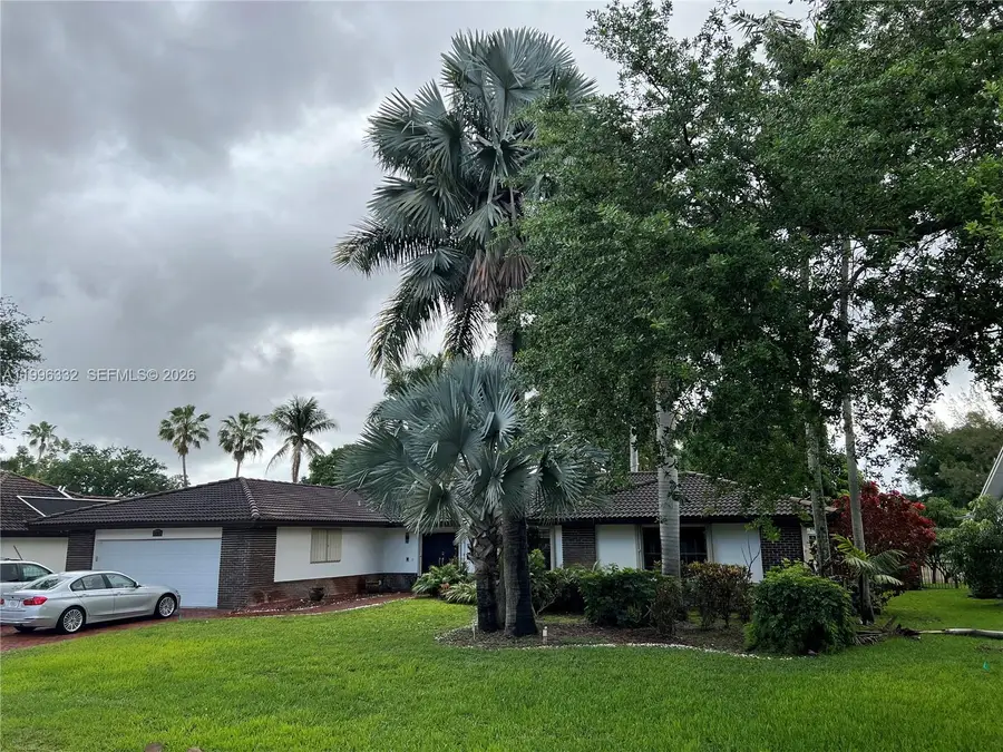 19265 E Saint Andrews Dr, Hialeah, FL 33015 - #2