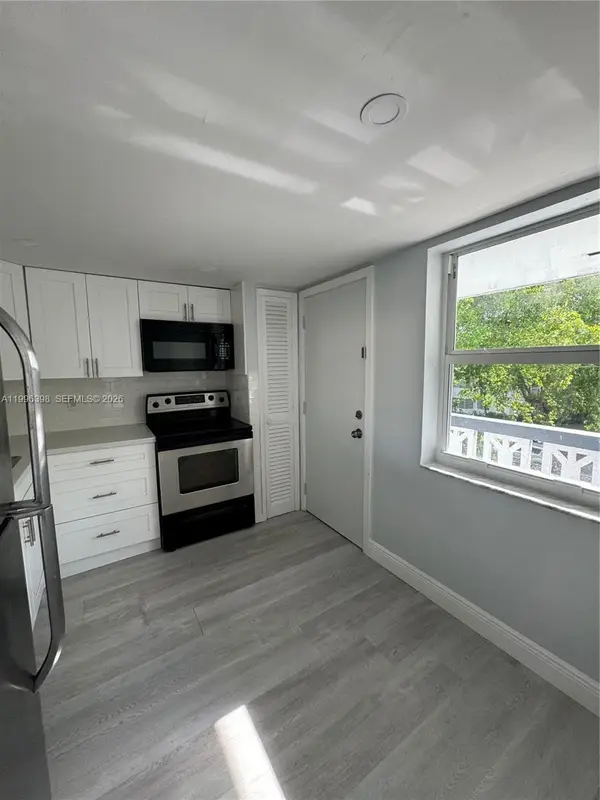 1398 NE 191st St #C305, Miami, FL 33179