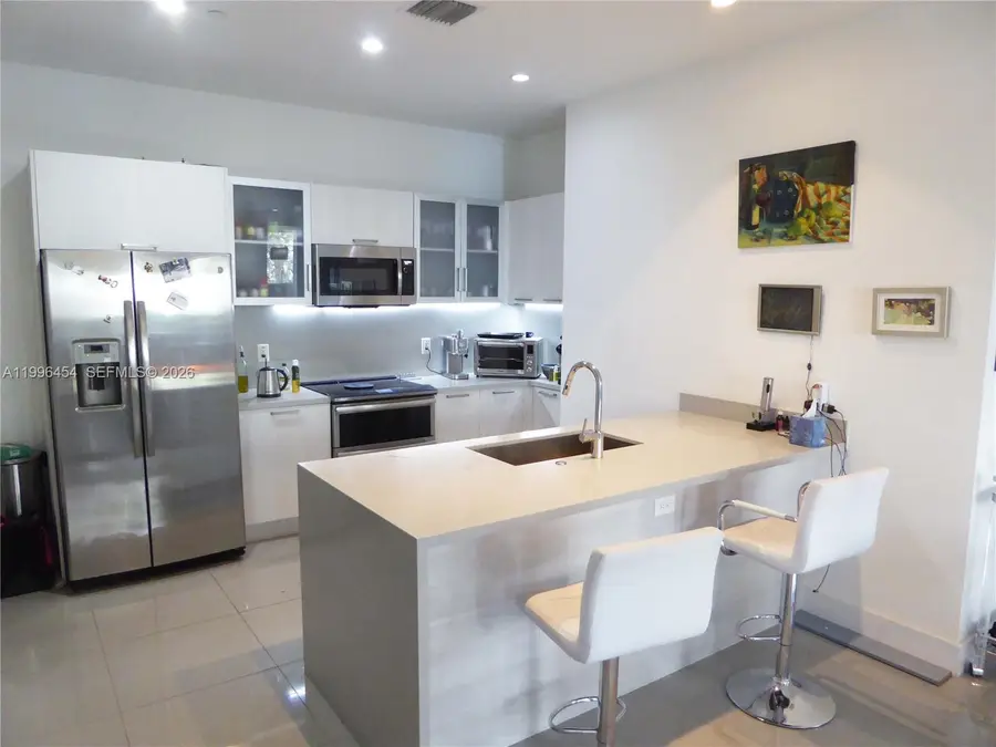 1045 NE 18th Ave #102, Fort Lauderdale, FL 33304 - #3