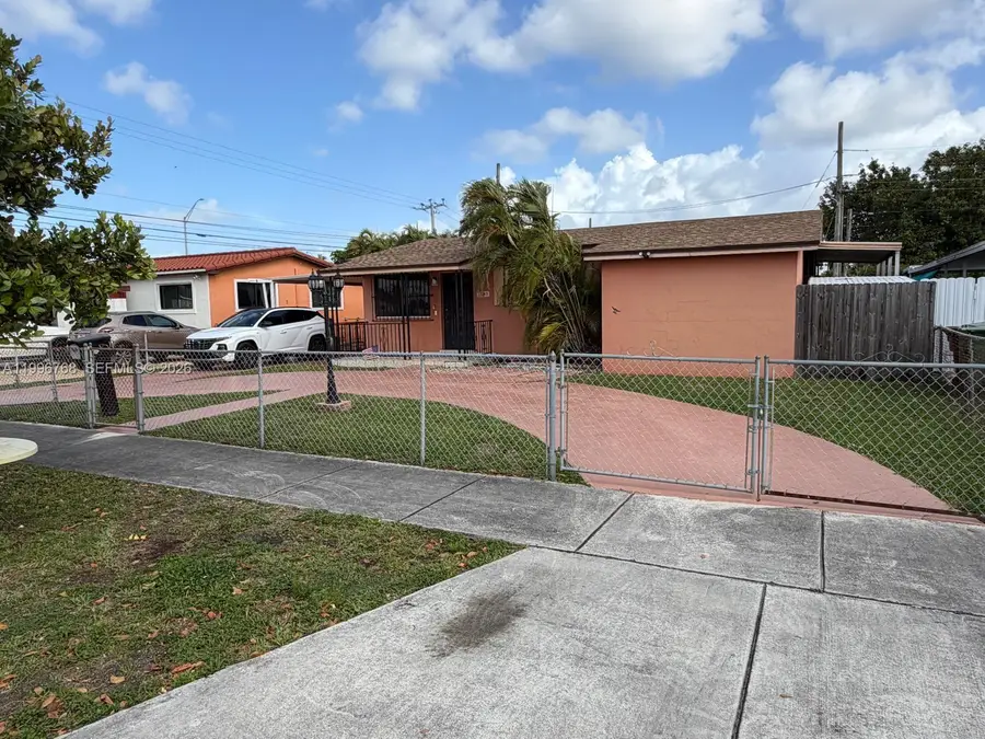 1185 W 32nd St, Hialeah, FL 33012 - #2