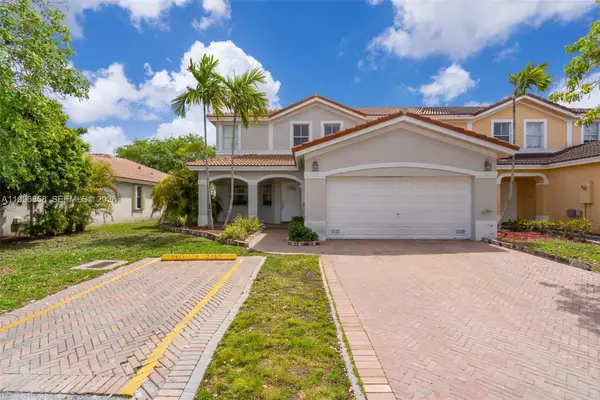 16250 SW 44th Ln, Miami, FL 33185