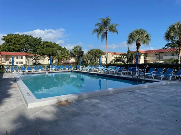 8940 S Hollybrook Blvd #306, Pembroke Pines, FL 33025