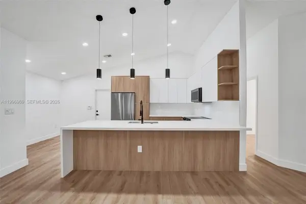 10153 NW 3rd Ct, Plantation, FL 33324