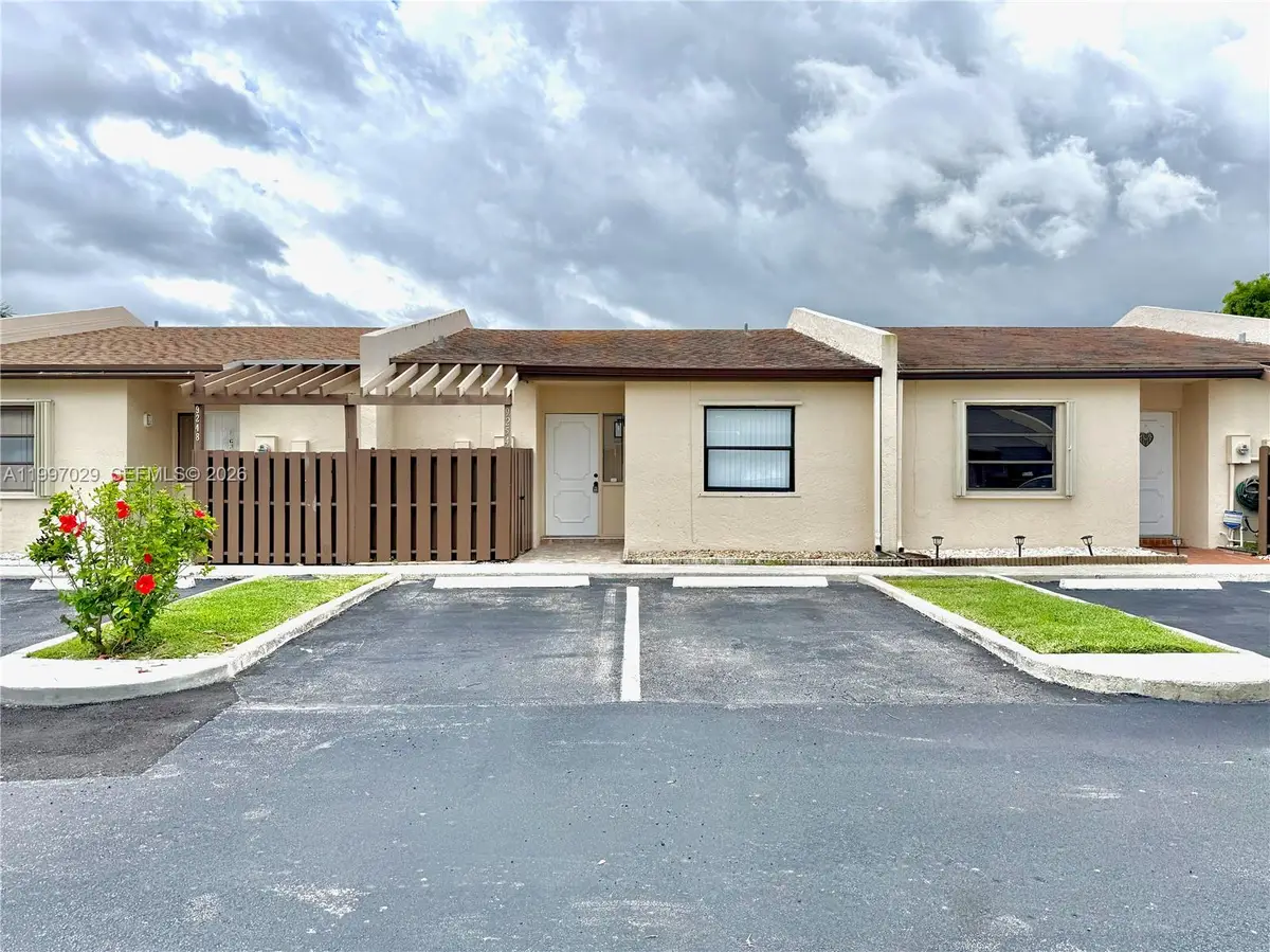 9254 NW 18th St, Pembroke Pines, FL 33024 - #1