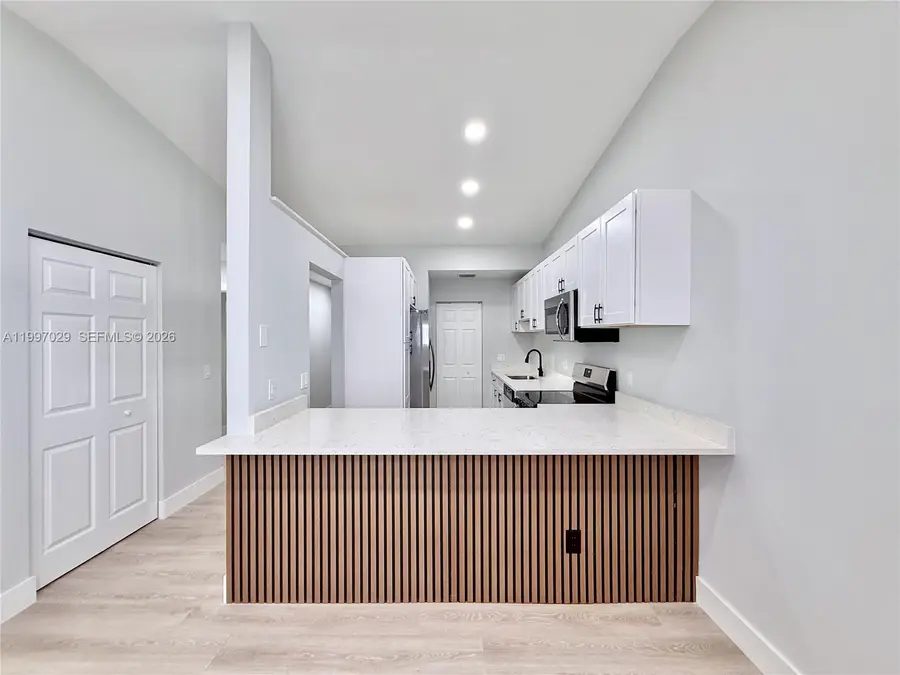 9254 NW 18th St, Pembroke Pines, FL 33024 - #2