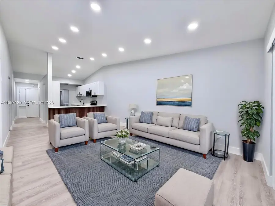 9254 NW 18th St, Pembroke Pines, FL 33024 - #3