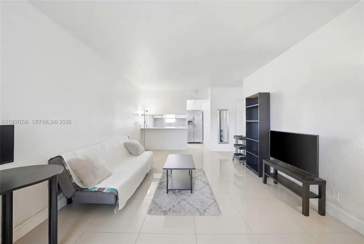 1100 NE 9th Ave #105, Fort Lauderdale, FL 33304 - #1