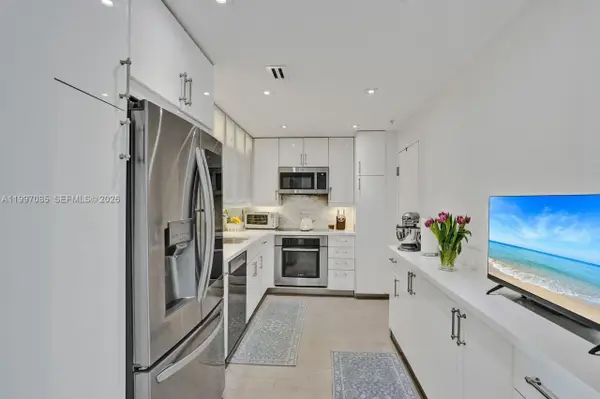 90 Edgewater Dr #625, Coral Gables, FL 33133