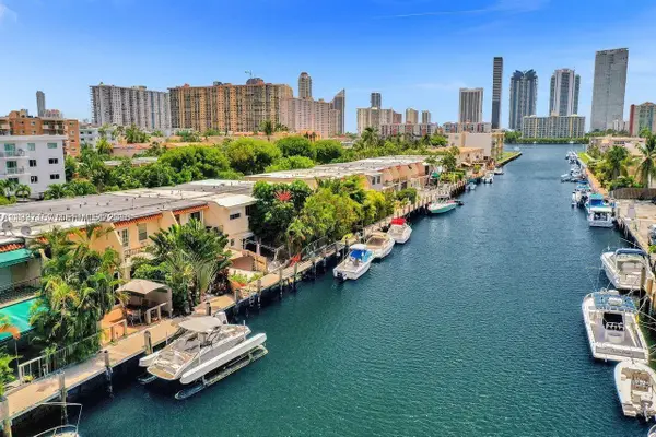 3720 NE 167th St #39, North Miami Beach, FL 33160