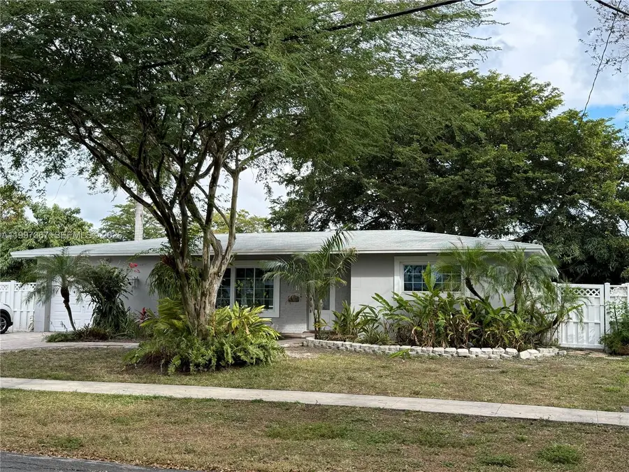 410 SW 56th Ave, Plantation, FL 33317 - #2