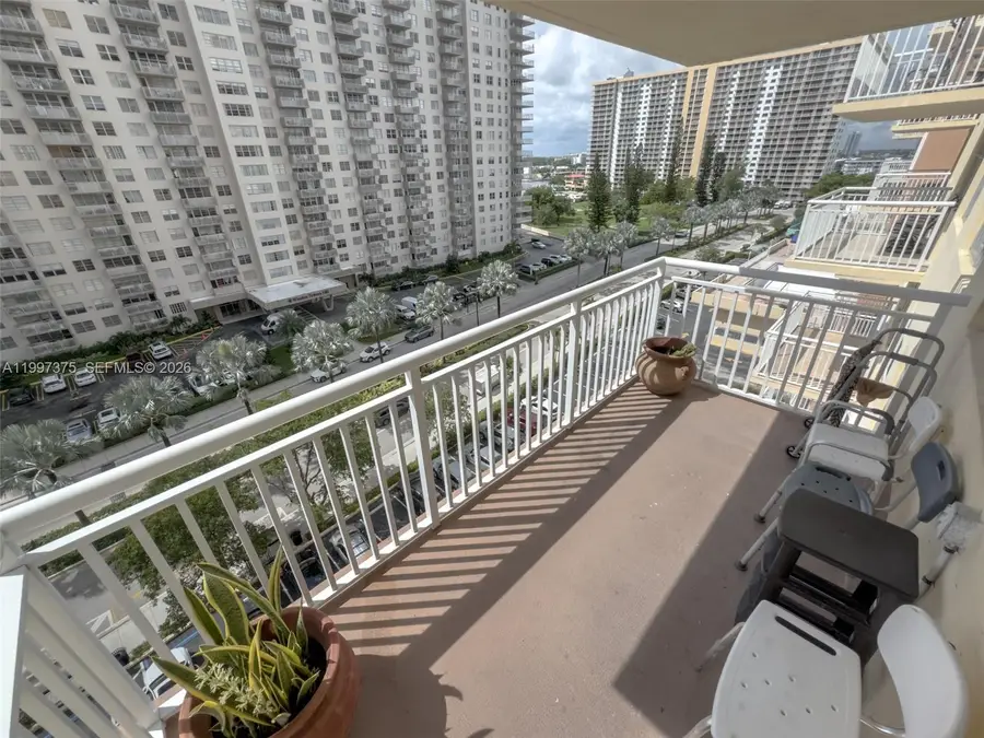 251 174th St #808, Sunny Isles Beach, FL 33160 - #2