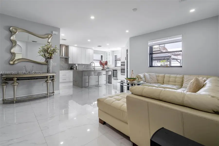 3521 W 92nd Pl, Hialeah, FL 33018 - #2