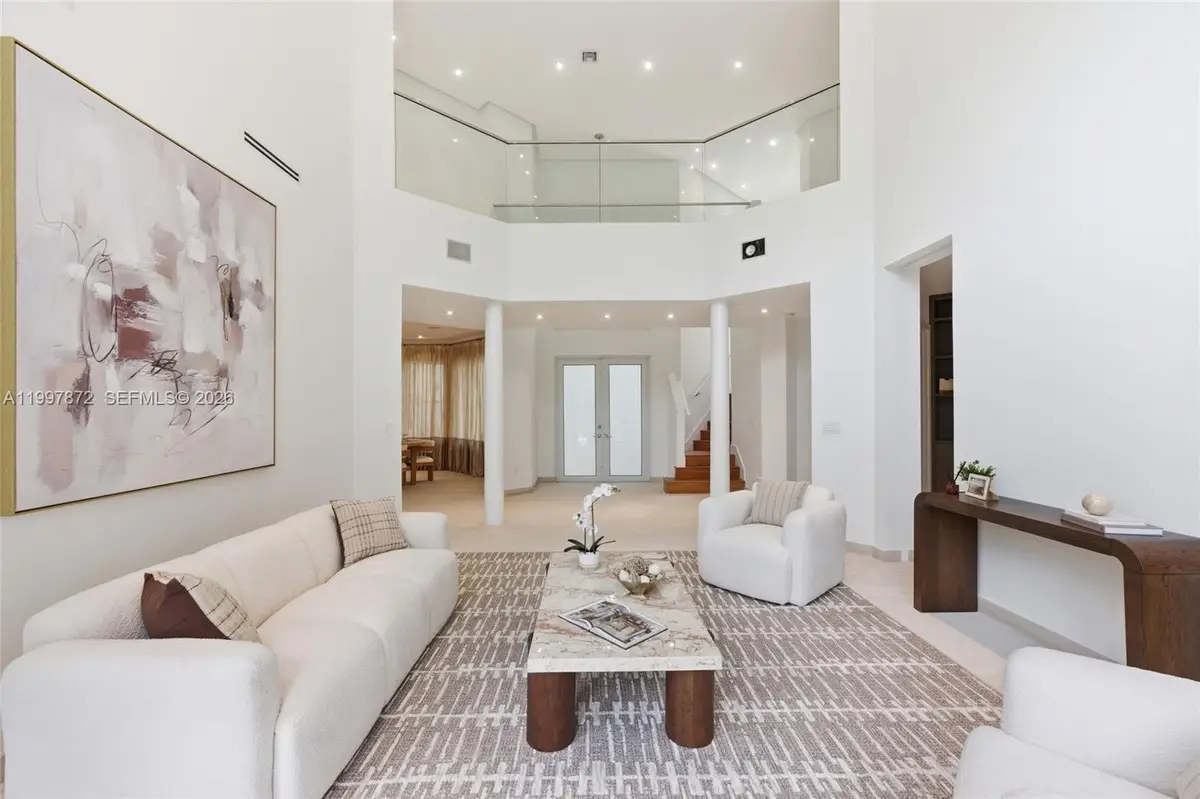 3752 NE 199 St, Aventura, FL 33180 - #1