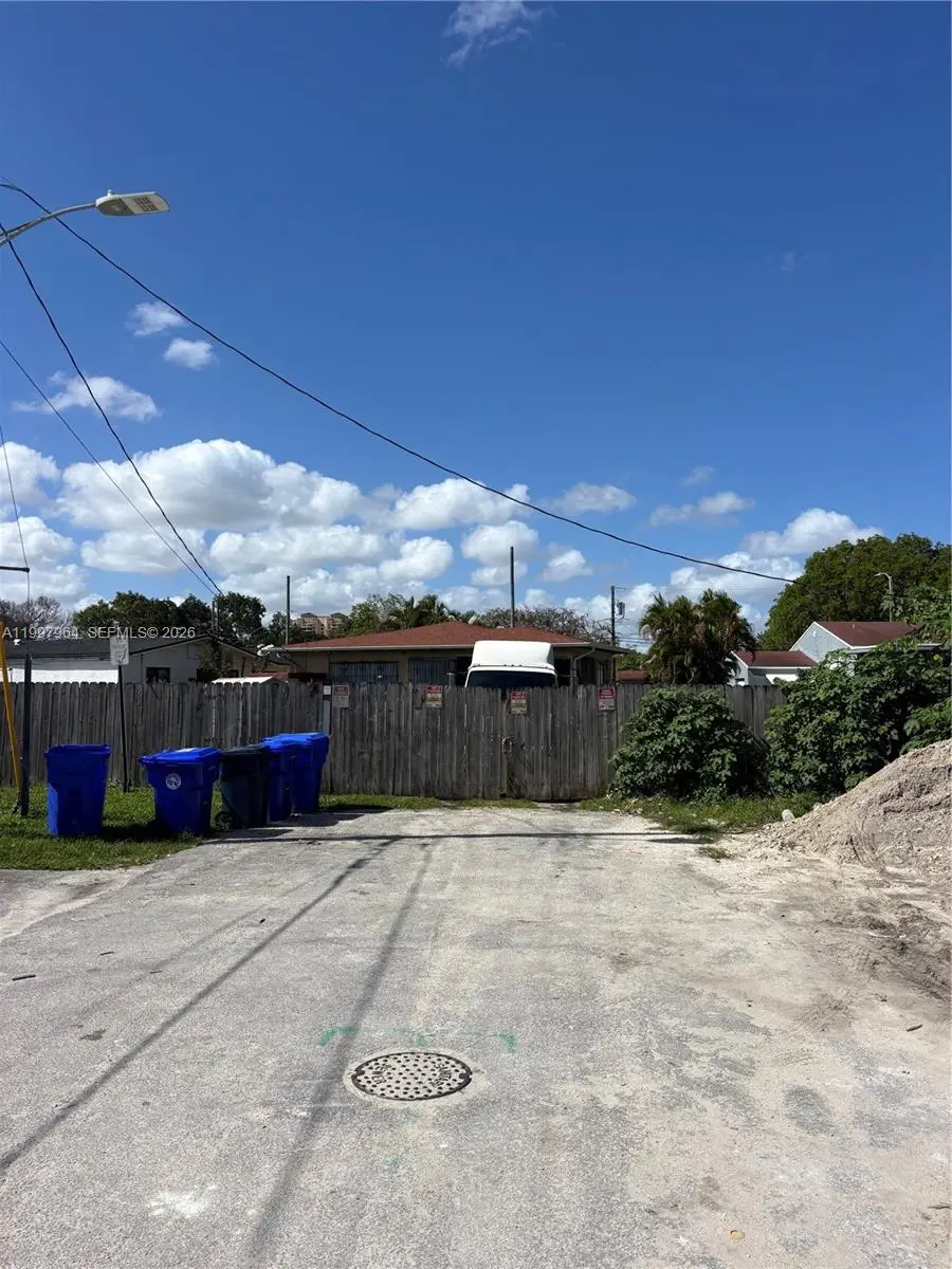3180 SW 26th St, Miami, FL 33133 - #3