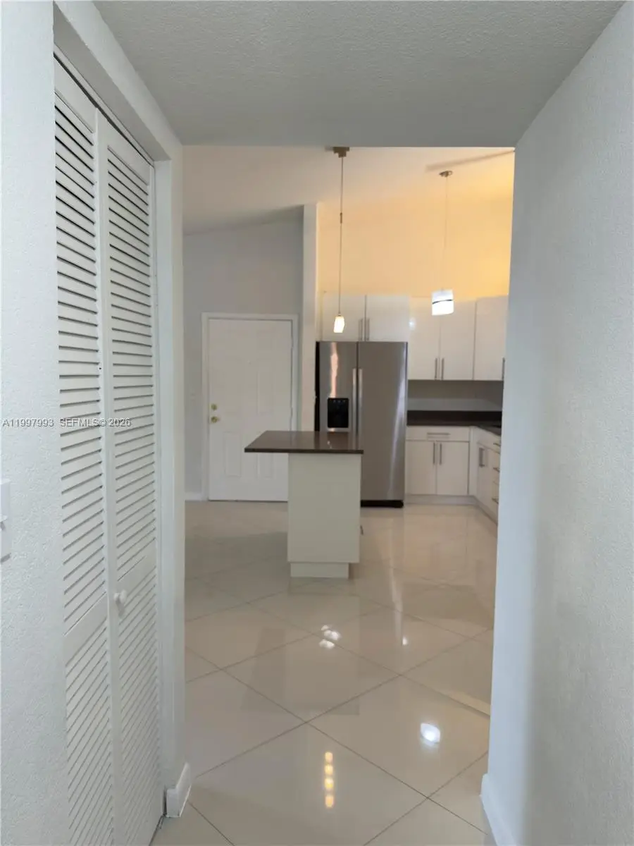 907 NE 199th St #204, Miami, FL 33179 - #3