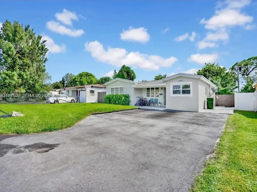 6930 SW 12th St, Pembroke Pines, FL 33023 - #2
