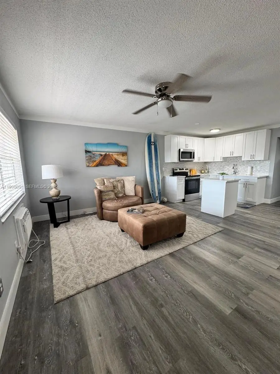 2111 NE 56th St #206, Fort Lauderdale, FL 33308 - #3