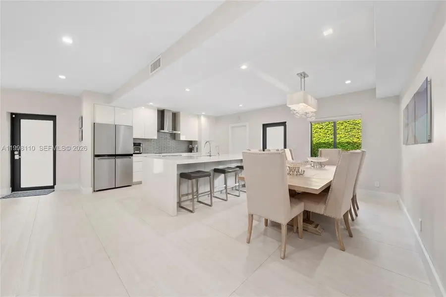 3141 N Bay Rd, Miami Beach, FL 33140 - #2