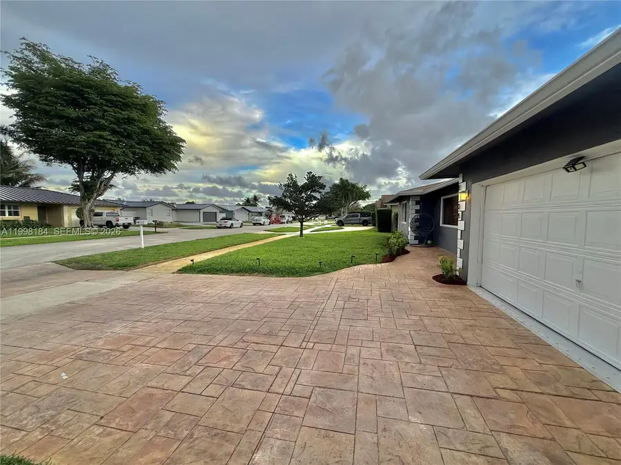 8404 SW 26th St, Davie, FL 33324 - #3