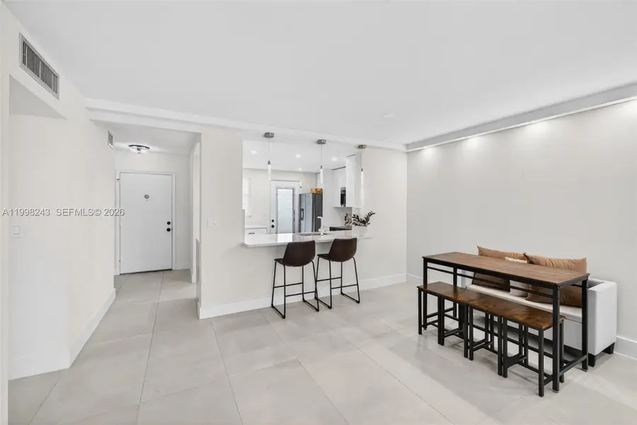 420 NE 12th Ave #202, Hallandale Beach, FL 33009 - #3