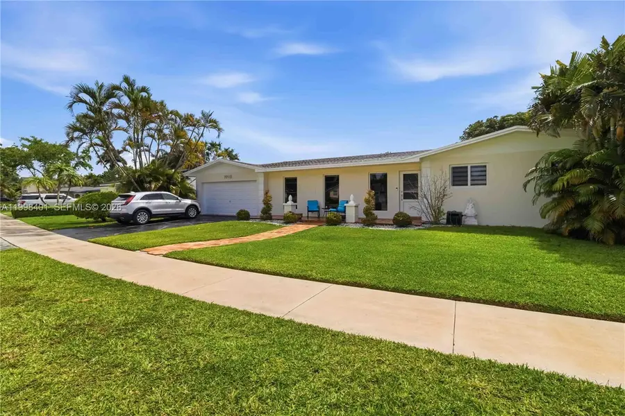 19911 SW 84th Ave, Cutler Bay, FL 33189 - #3