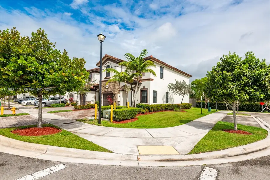 8903 NW 184th Ter, Miami Lakes, FL 33018 - #2