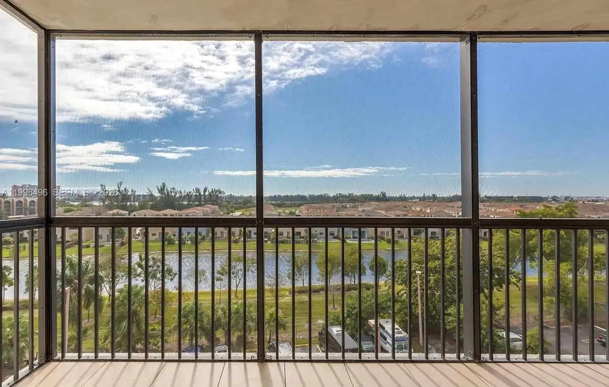 900 NE 195th St #610, Miami, FL 33179 - #1