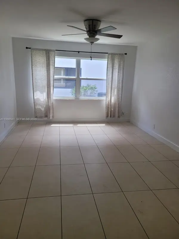 241 SE 9th Ave #104, Pompano Beach, FL 33060