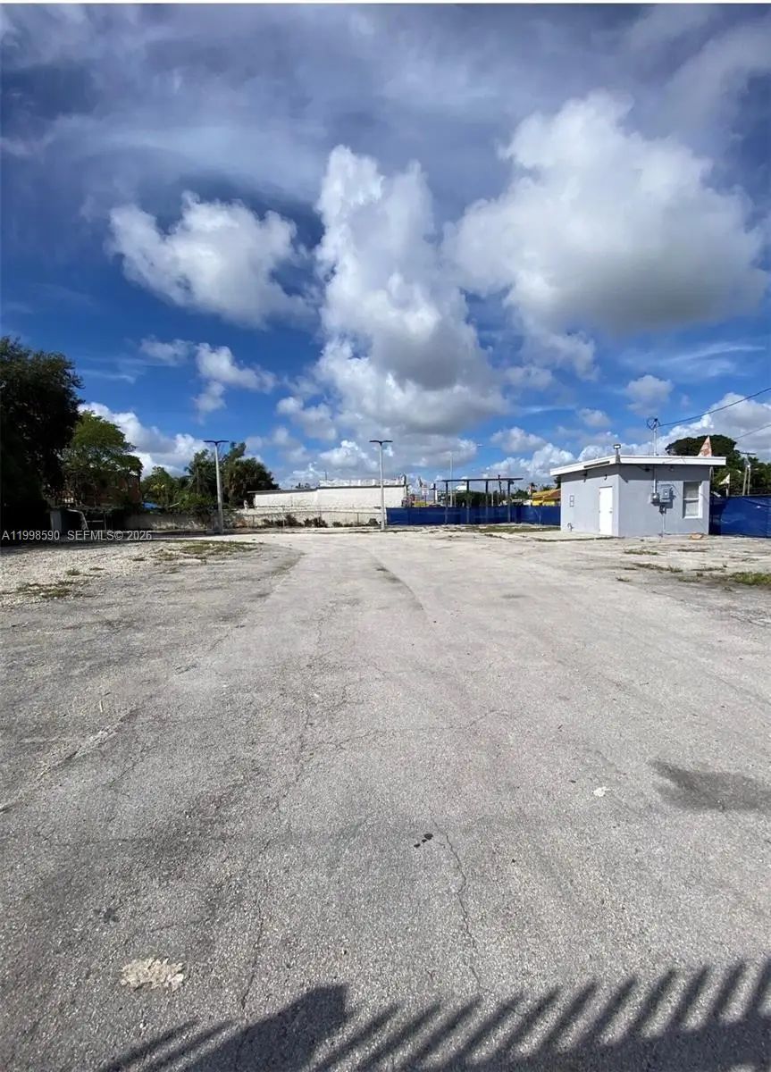 300 NW 79th St, Miami, FL 33150 - #2