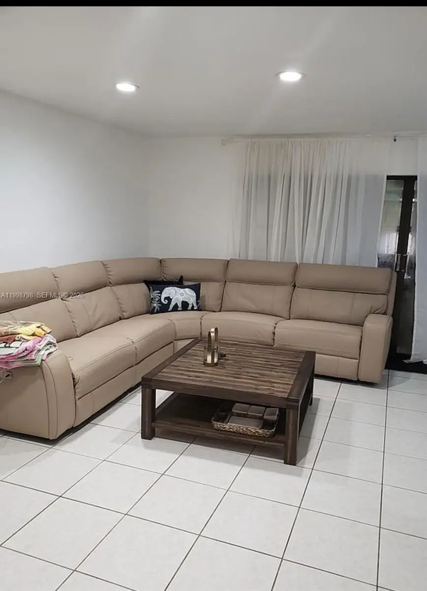 3301 Raleigh St #4A, Hollywood, FL 33021 - #3