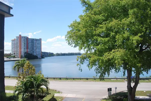 18707 NE 14th Ave #733, Miami, FL 33179