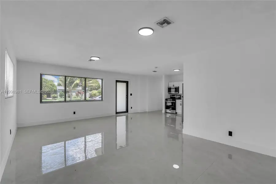 1000 NW 198th St, Miami Gardens, FL 33169 - #2