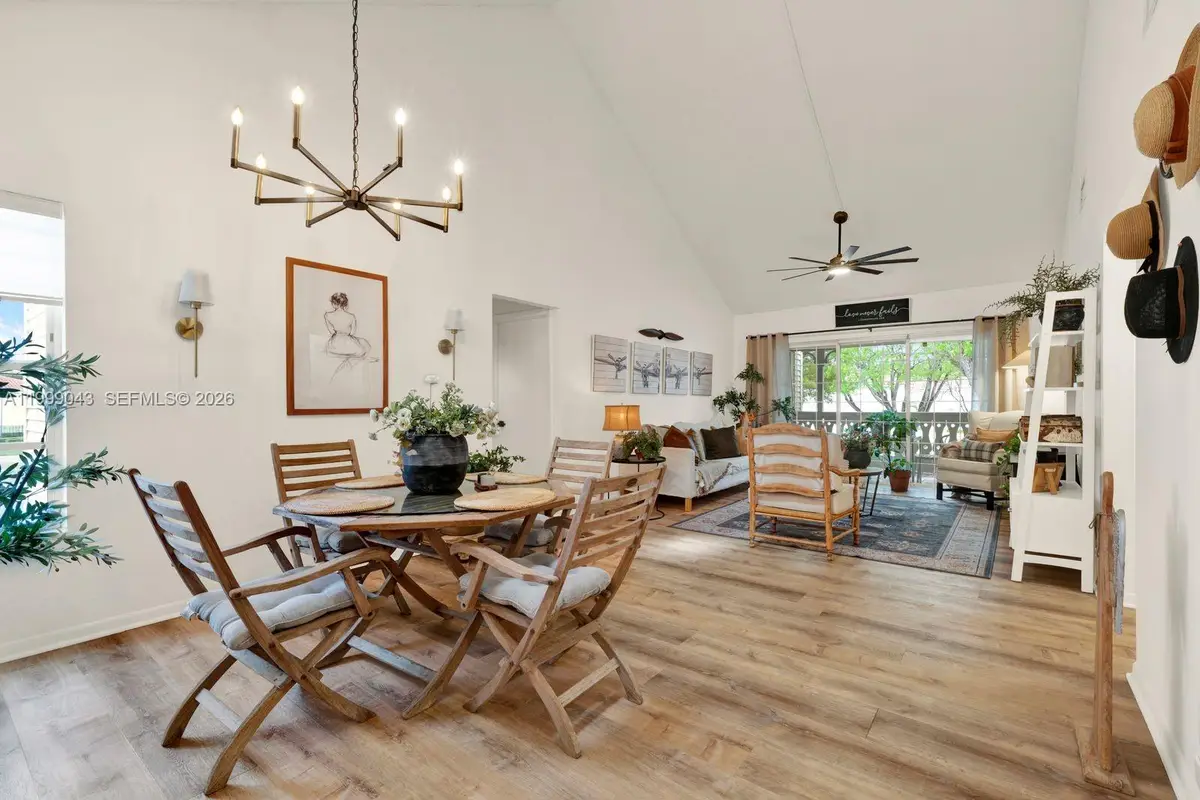 10441 Mahogany Key Cir #202, Miami, FL 33196 - #1