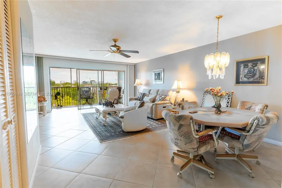 330 SE 2nd St #405F, Hallandale Beach, FL 33009 - #2