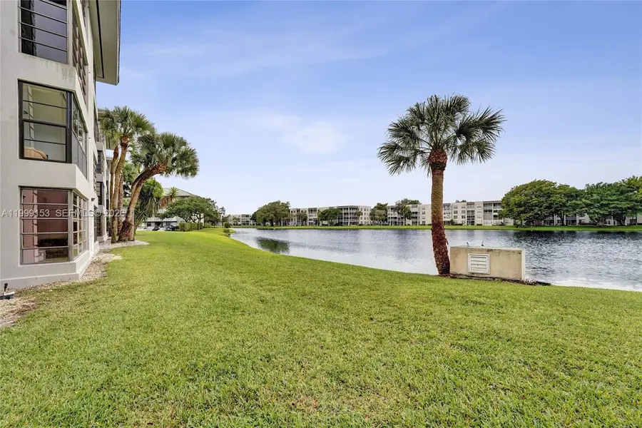 1526 Whitehall Dr #206, Davie, FL 33324 - #3