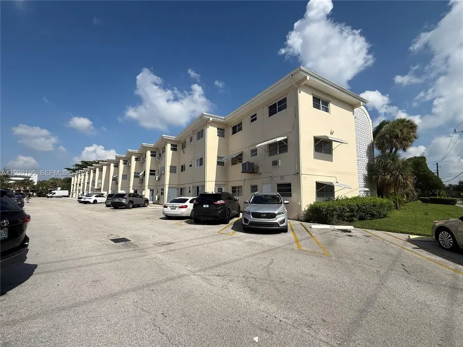 141 NE 10th Ave #17B, Hallandale Beach, FL 33009 - #2