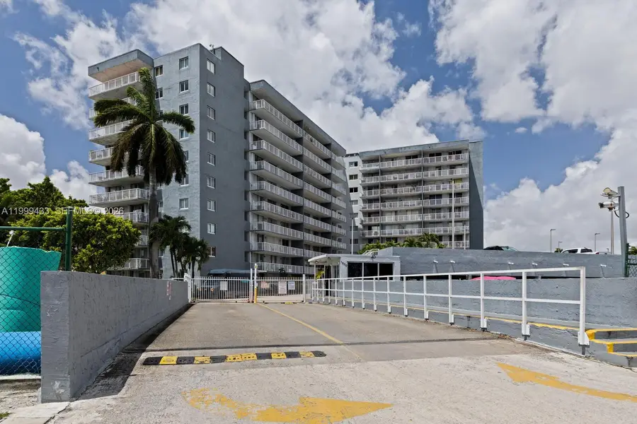 1800 NW 24th Ave #220, Miami, FL 33125 - #2