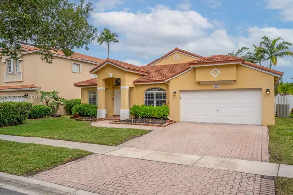 18427 NW 9th Ct, Pembroke Pines, FL 33029