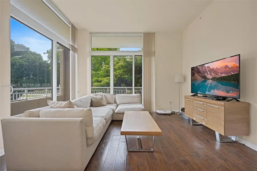 19501 W Country Club Dr #208, Aventura, FL 33180 - #2