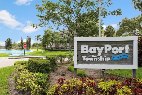 4350 NW 30th St #233, Coconut Creek, FL 33066