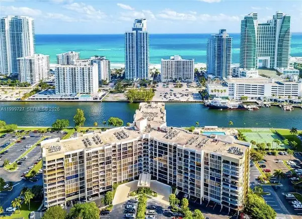 600 Parkview Dr #223, Hallandale Beach, FL 33009