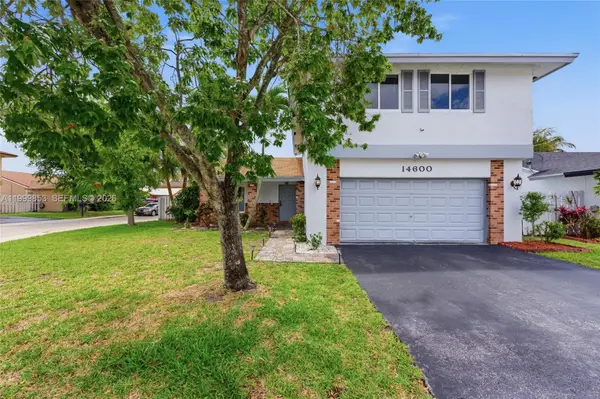 14600 Ashland Pl, Davie, FL 33325