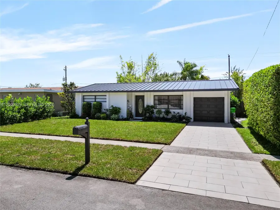 11740 NW 33rd St, Sunrise, FL 33323 - #2